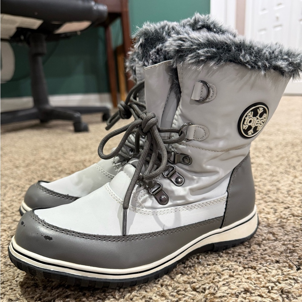 Women’s Totes Gray Winter Boots 6.5